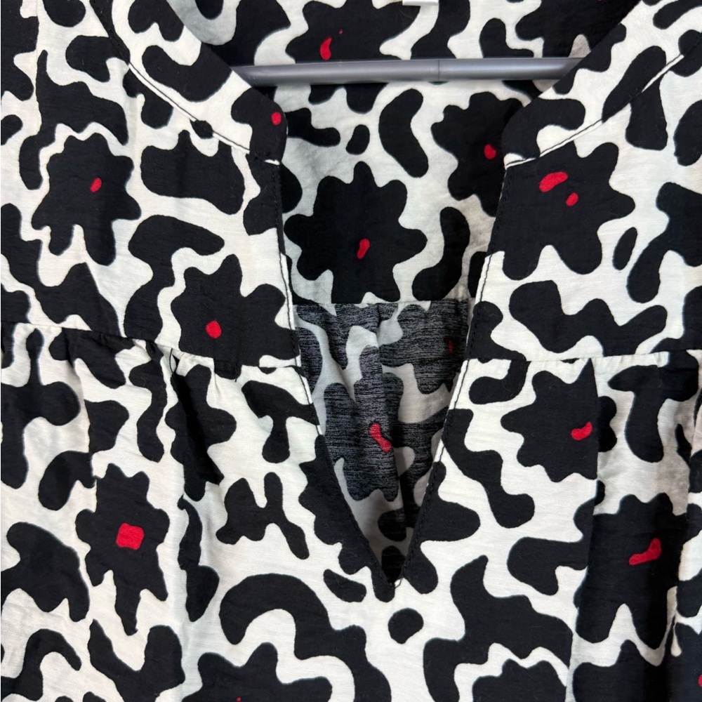 Northern Reflections long sleeve abstract, floral Black and White Floral Blouse - Picture 8 of 13